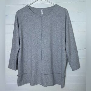 Spanx oversized, gray sweatshirt, women’s medium. Excellent condition.